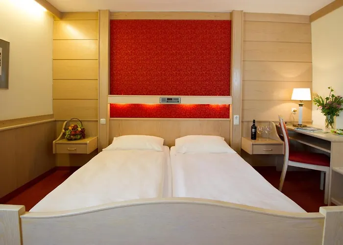 Otel Mader Gubo & Co Kg